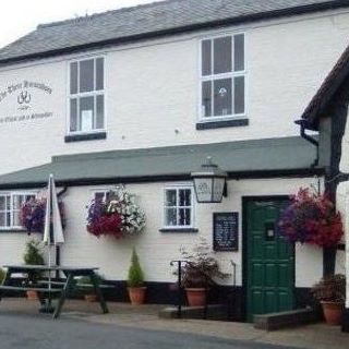 three-horseshoes-thumbnail